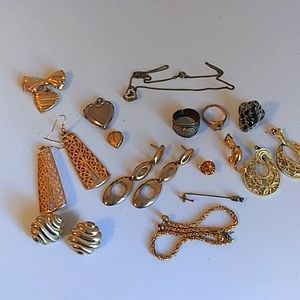 Lot of jewelry